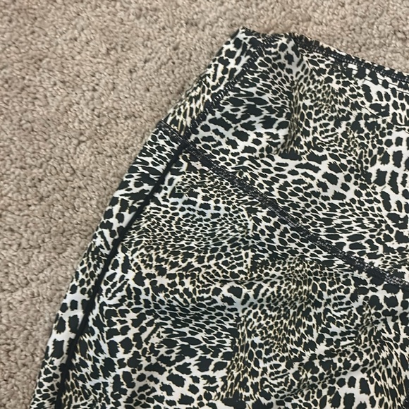 Nike Animal Print Legging - Picture 4 of 5